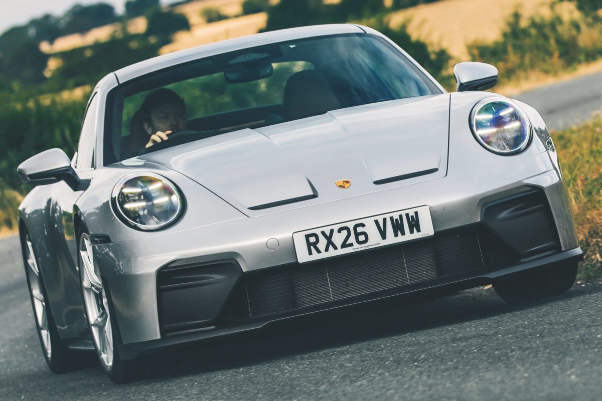 ポルシェ911 GT3ツーリング(992.2型/英国仕様)
