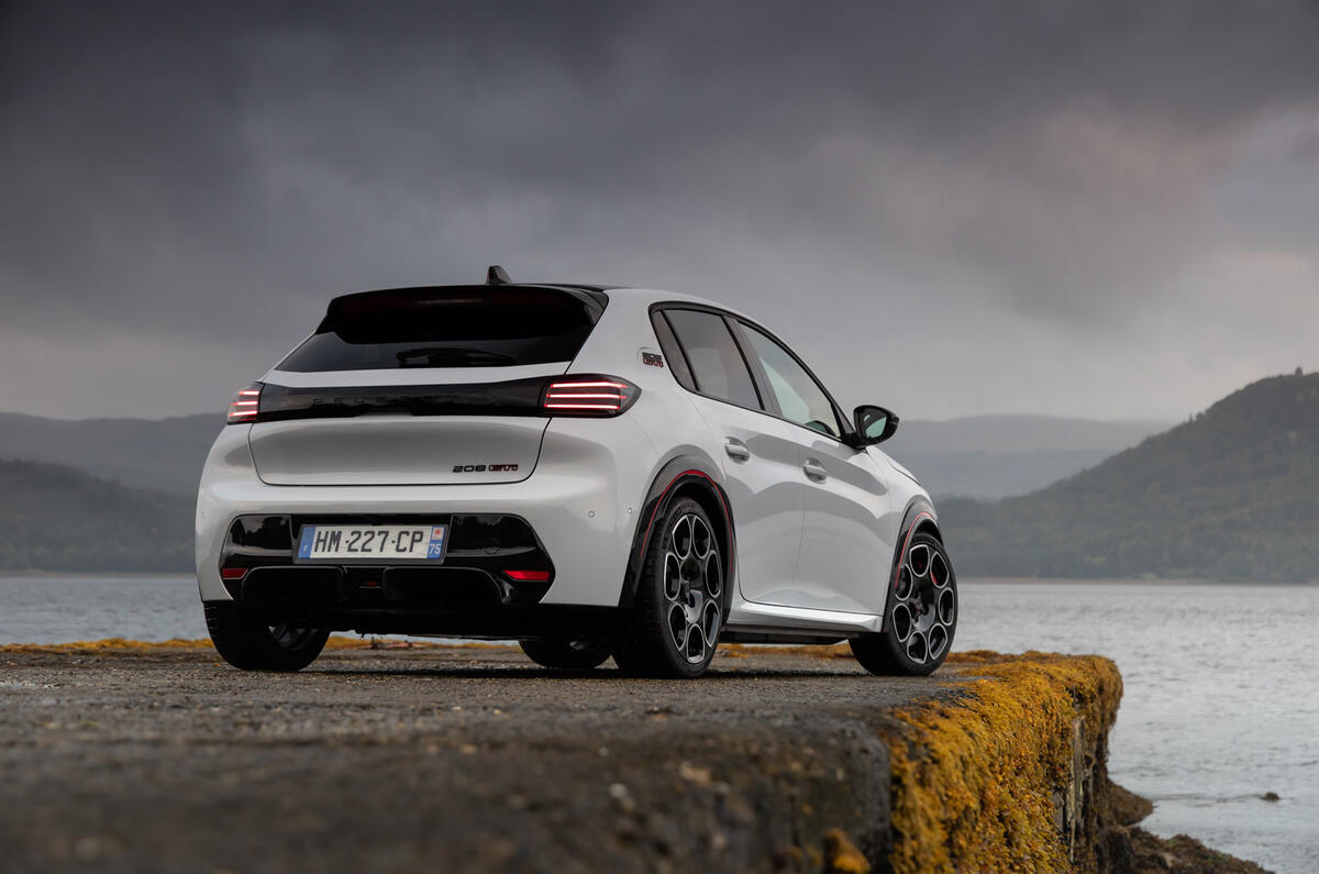 プジョー E-208 GTi(欧州仕様)