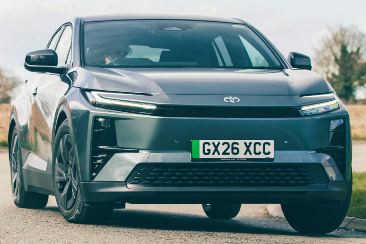 トヨタ C-HR+ デザイン(英国仕様)