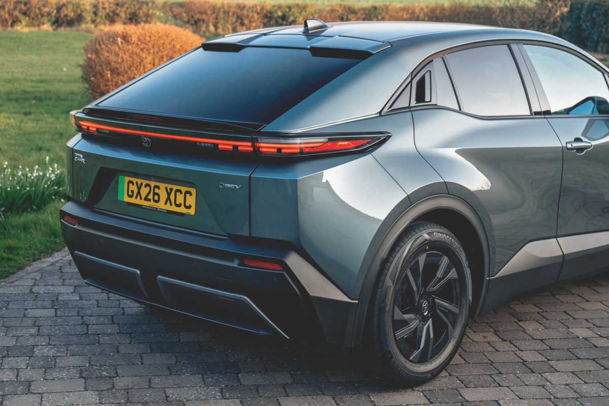 トヨタ C-HR+ デザイン(英国仕様)