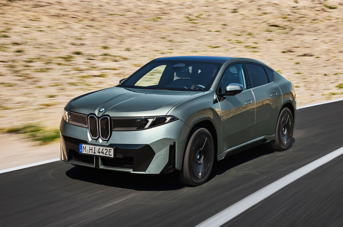 BMW iX4