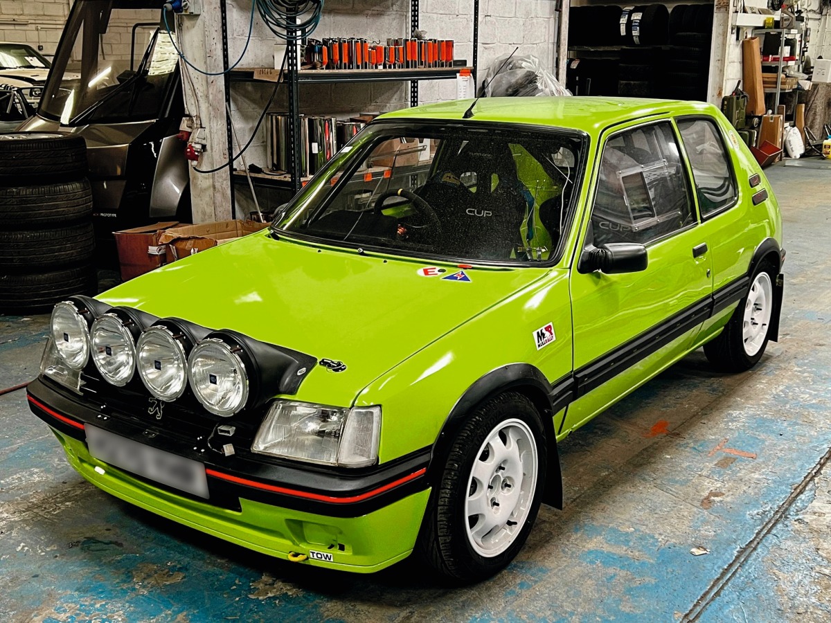 クロプリー編集長のプジョー205 GTi。