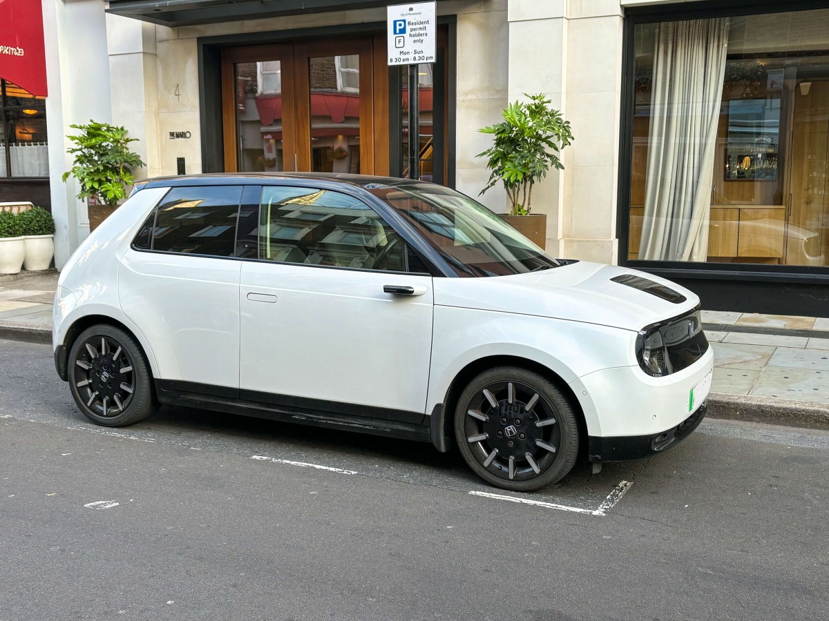 ホンダe(英国仕様)
