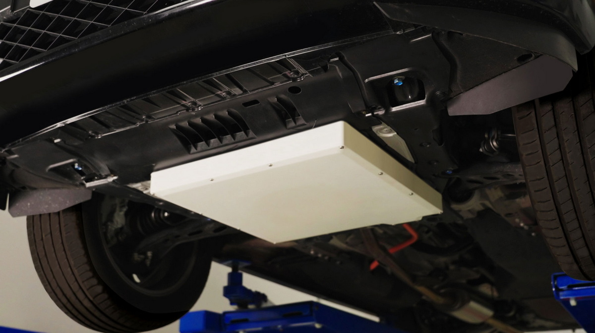 車体下に装着した、受電を行うVA(ビークル・アッセンブリ)システム。
