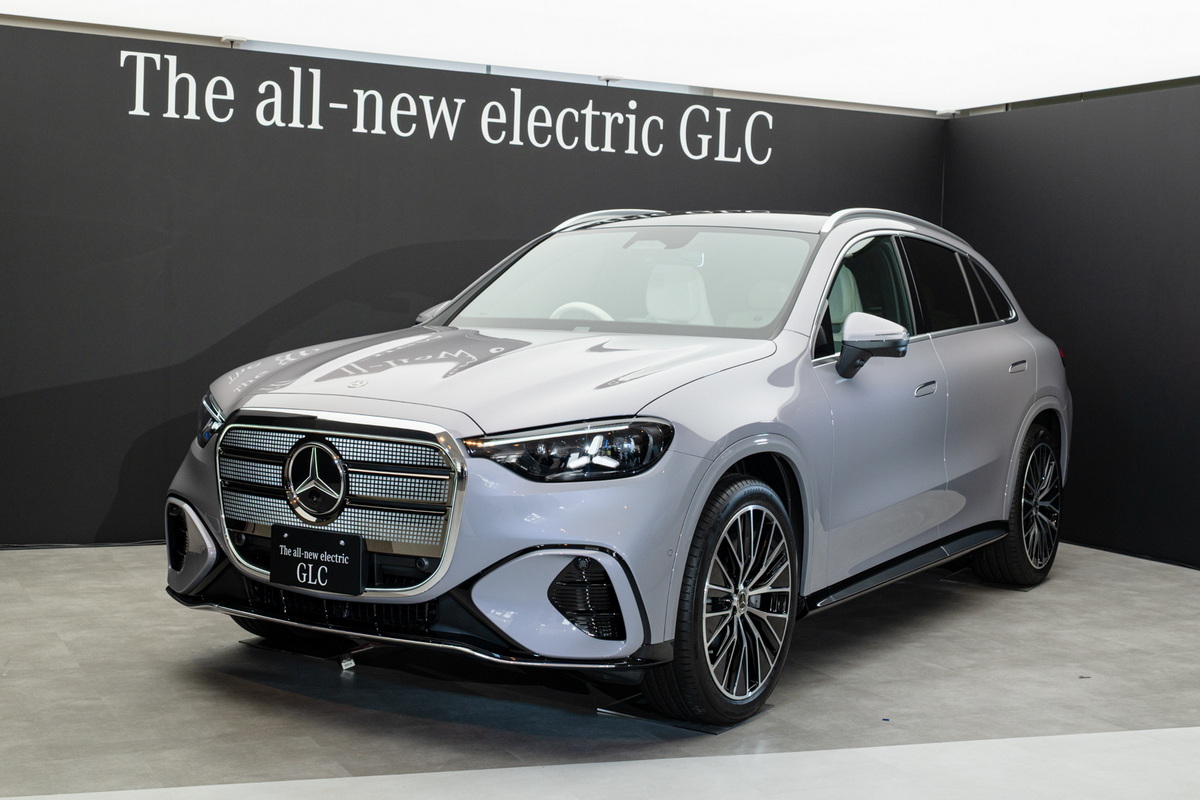 10月28日、プレミアムミドルサイズSUV『GLCエレクトリック』の予約受付を開始。