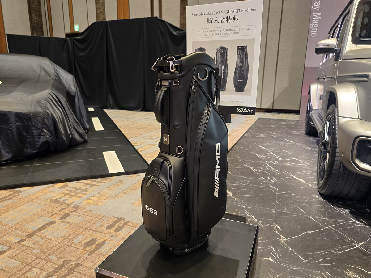 タイトリストの上位モデル、リンクスレジェンドをベースとした専用の特注ゴルフバッグ。