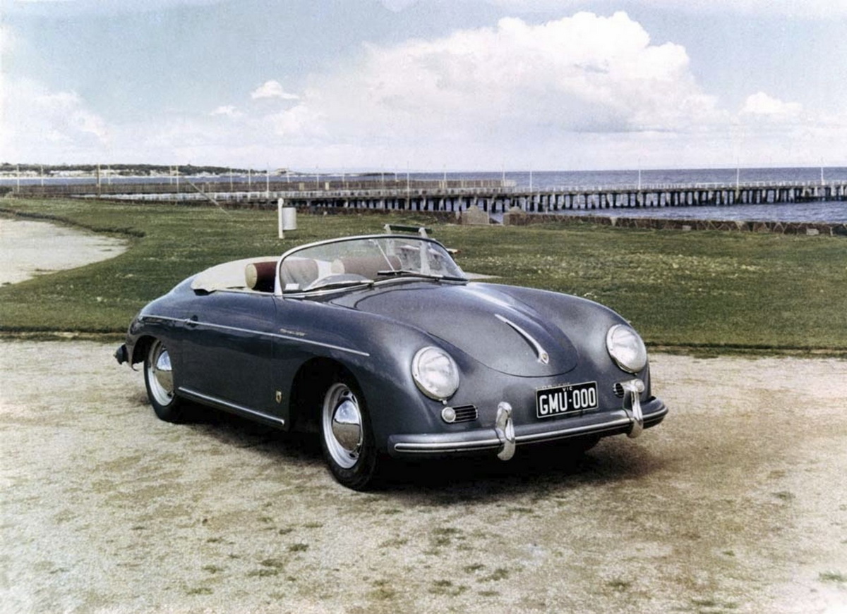 スピードスターのヒストリーは、1954年に登場したポルシェ356スピードスターから始まった。
